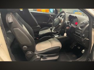 /photos/10186/ea0be23e-e02a-46a8-940f-385b99028c8f_i320x240.jpg